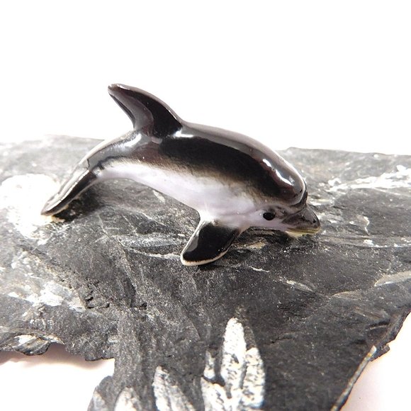 Minature Dolphin Figurine on Painted Slate 3.25" - Picture 6 of 8